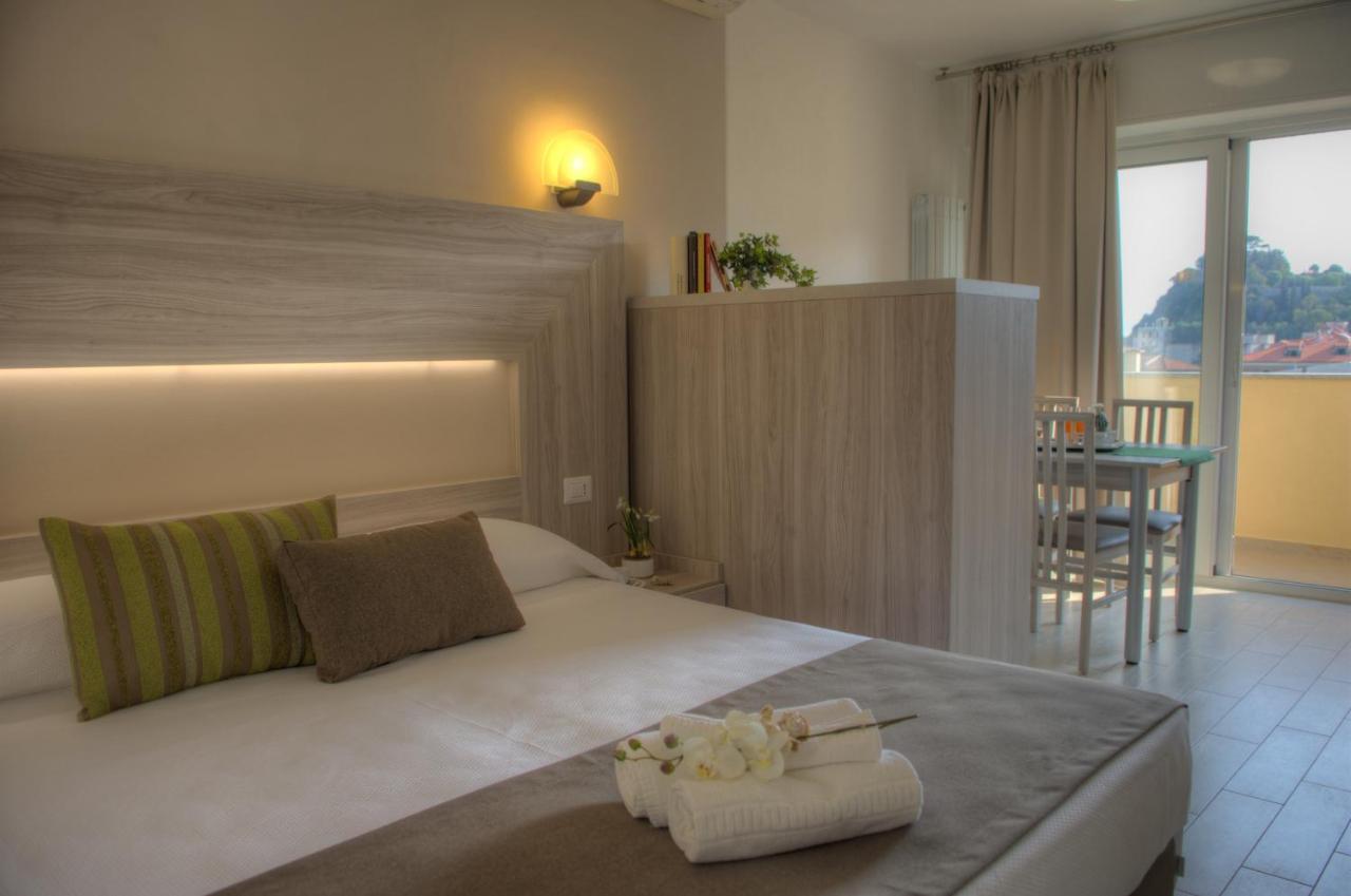 Hotel Residence La Palma Finale Ligure Buitenkant foto