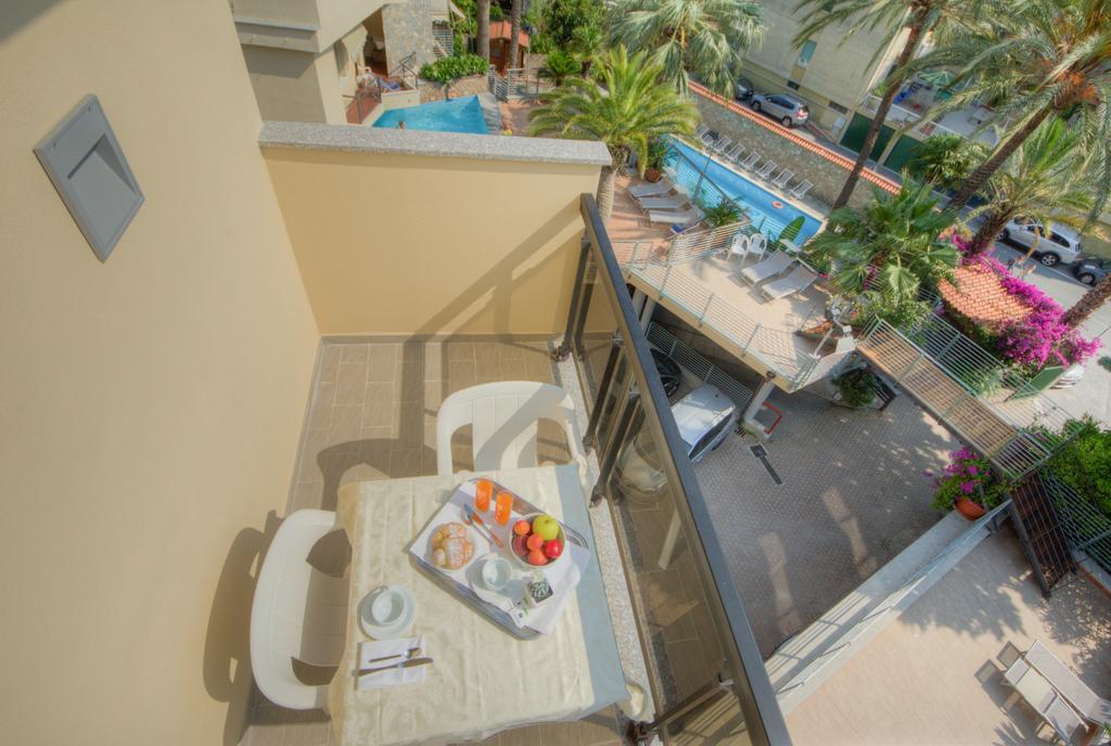 Hotel Residence La Palma Finale Ligure Buitenkant foto