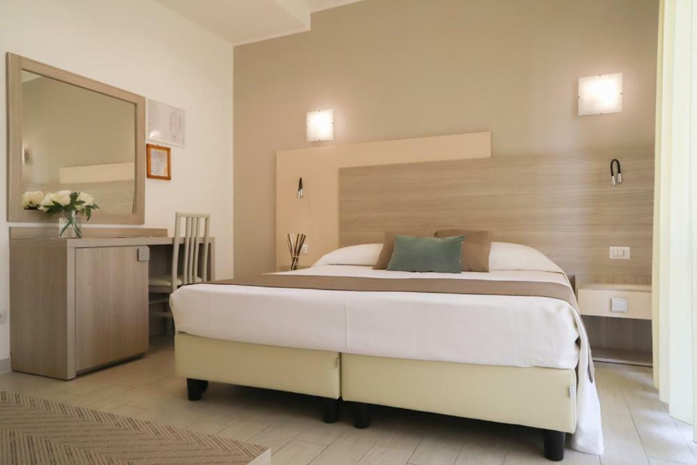 Hotel Residence La Palma Finale Ligure Buitenkant foto